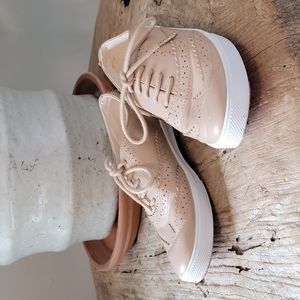 Kate Spade nude oxfords 5.5